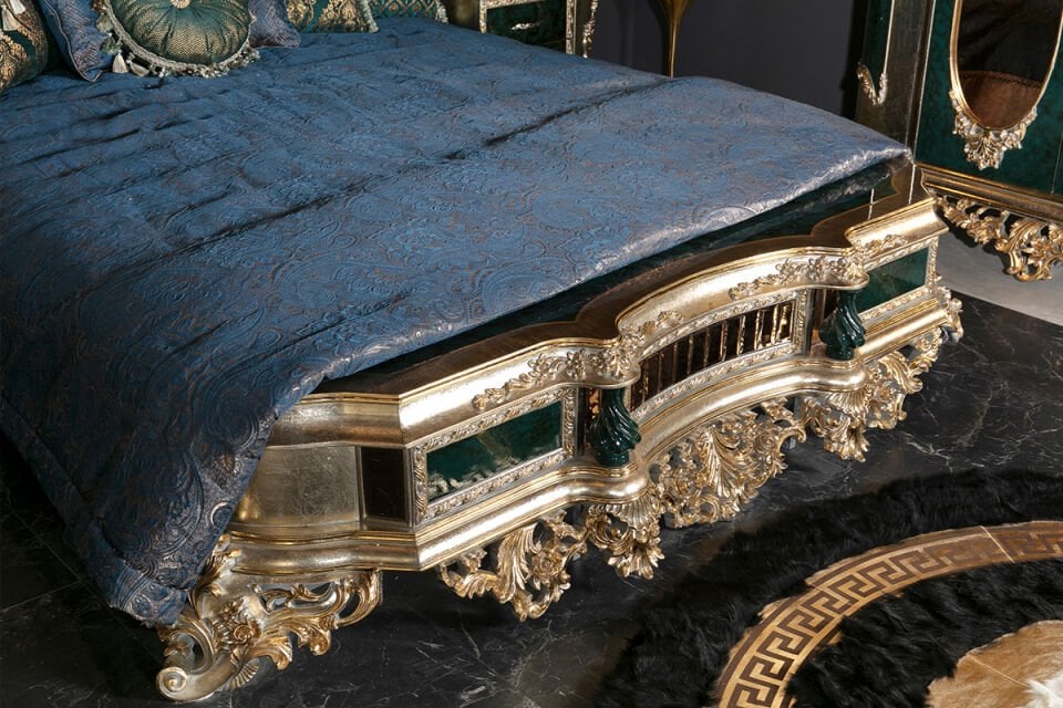 Kaisergrünes klassisches Schlafzimmer
