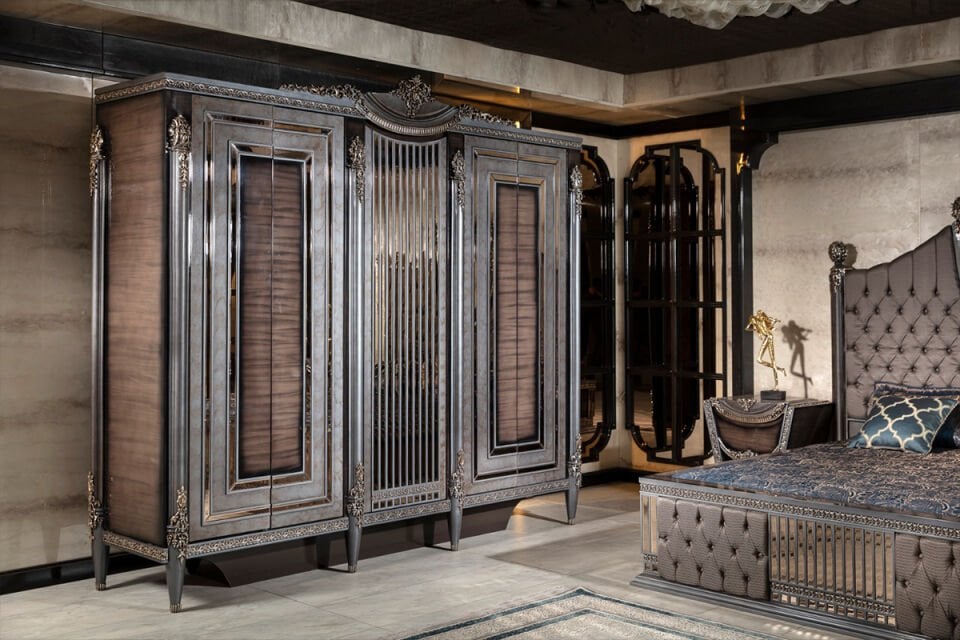 Queen Classic Bedroom