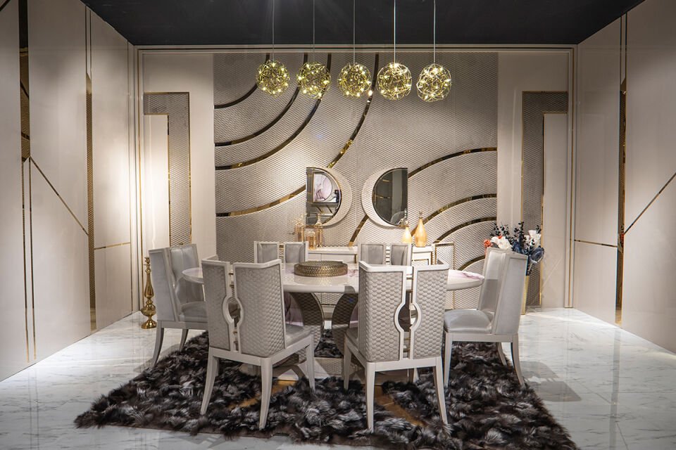 Bendy Luxury Dining Room