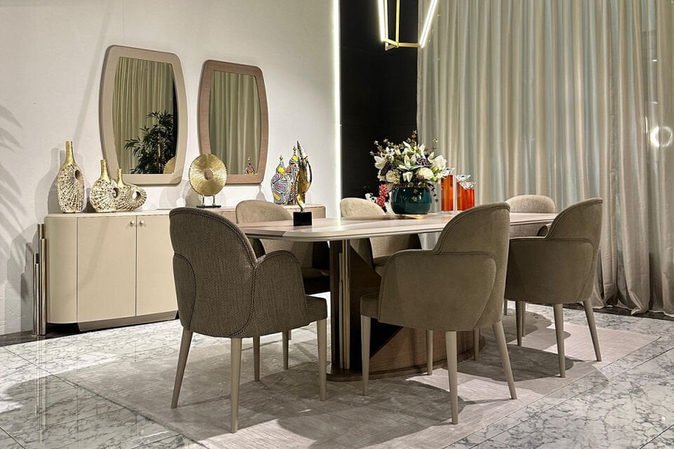 Modernes Esszimmer mit Violine