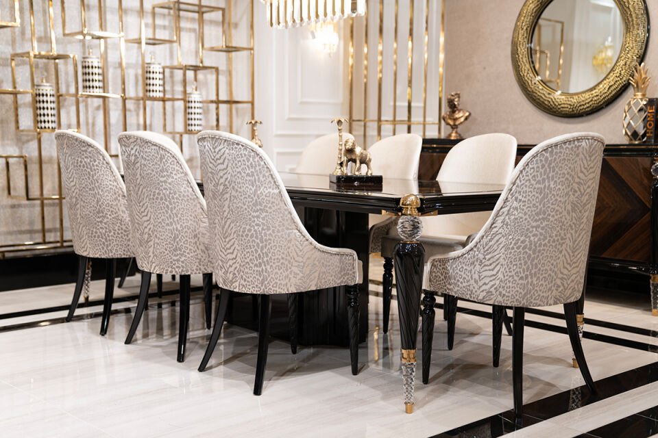 Class Luxury Dining Room
