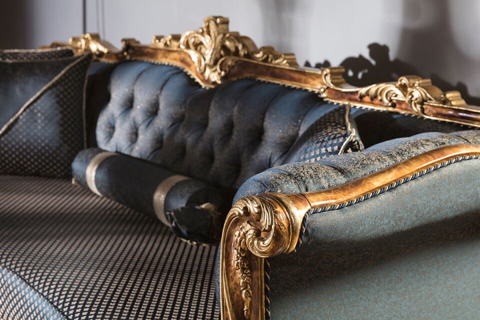 Zumra Classic Sofa Set